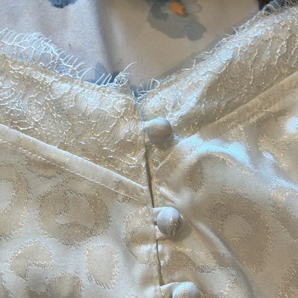 Tank - Picture 3 of 4